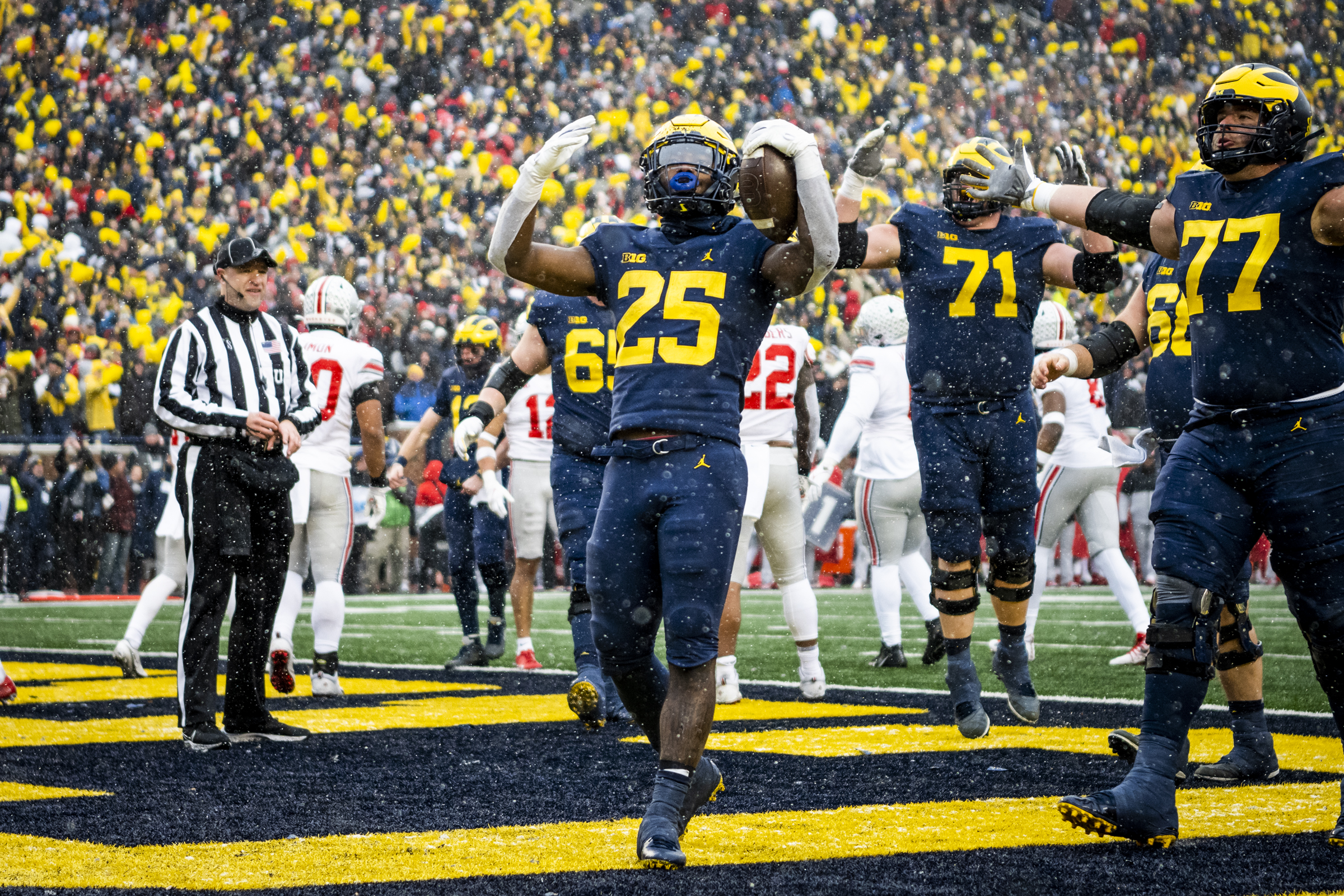 Hassan Haskins' historic day leads Michigan over Ohio State, Patriots interested?