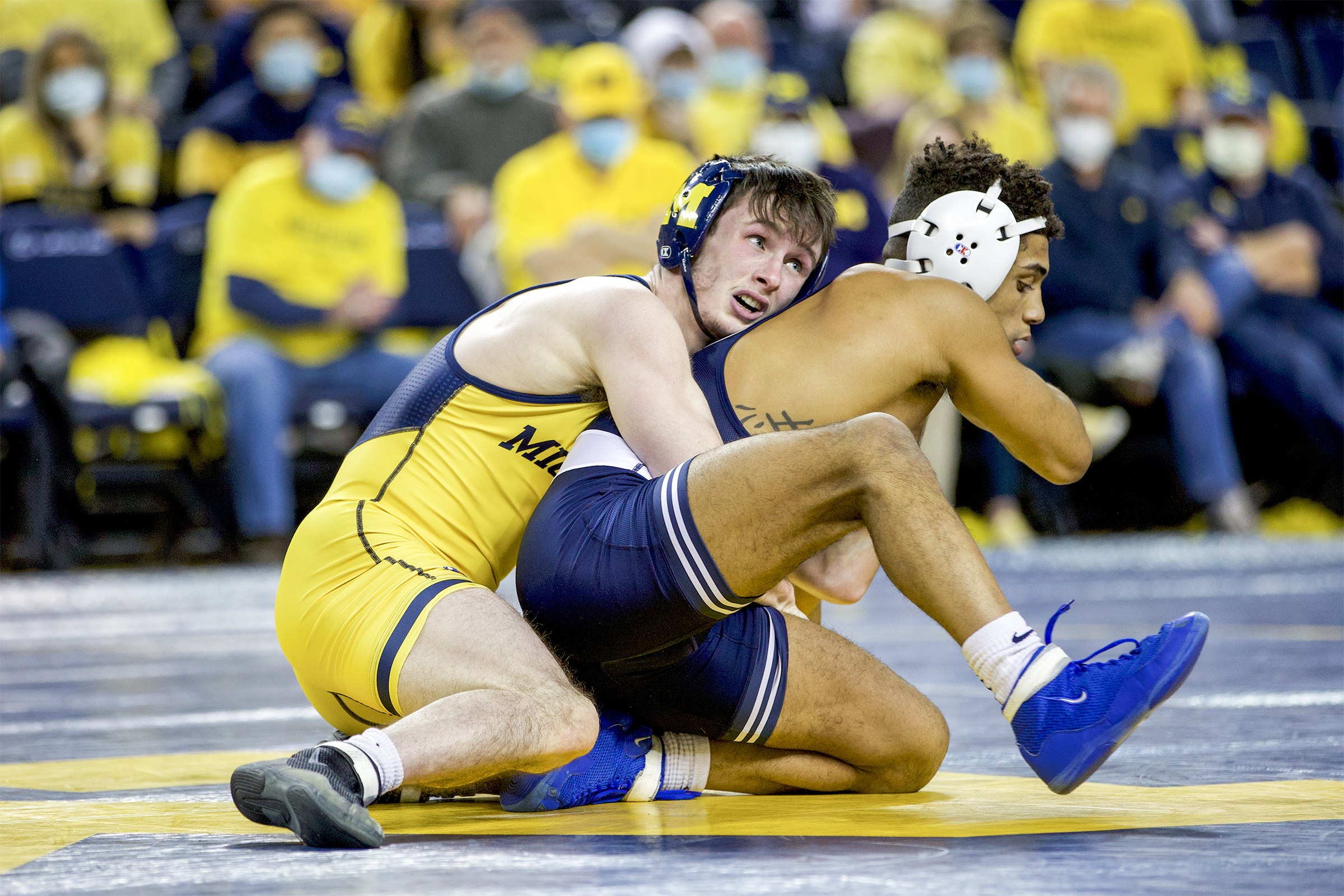 Michigan wrestling dominates No. 25 Cal Poly in first 2023 dual victory